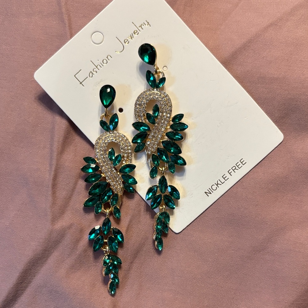 Fashion Jewelry Emerald and Gold Dangle Earrings